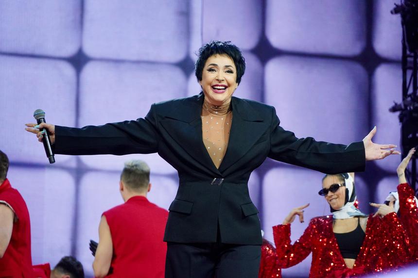 Лолита вышла на подиум в готическом образе от дизайнера Игоря Гуляева