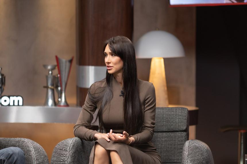 «Полгода играла, полгода залечивала травмы»: теннисистка Пивоварова рассказала, как ушла из спорта и стала мамой