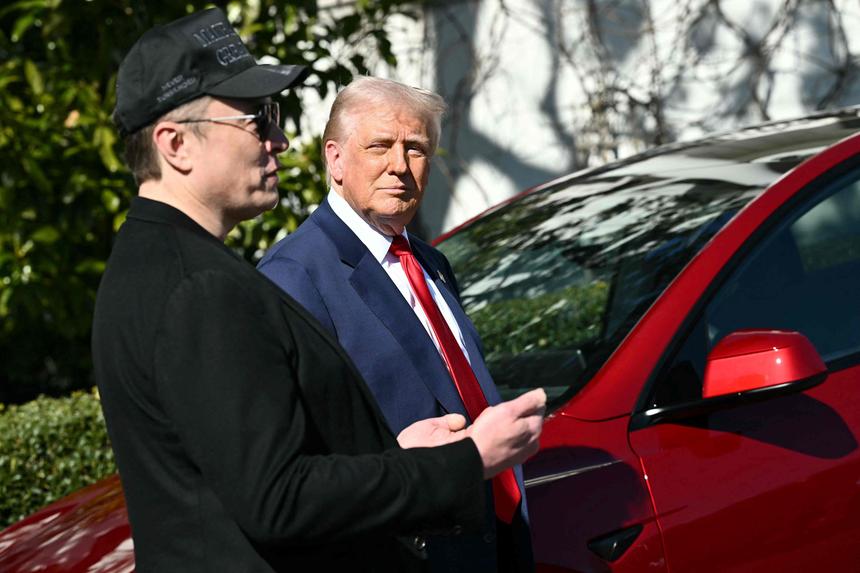 Дональд Трамп провел закрытый ужин за 1 млн долларов с Маском в своей резиденции