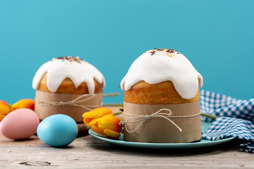 Есть варианты подешевле, но в другом цвете и весе: в Москве открыли предзаказ на куличи за 37 тысяч рублей