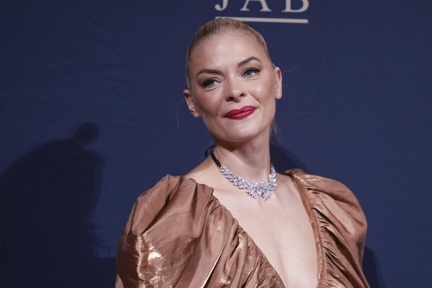 Cуд запретил крестнику певицы Тейлор Свифт оставаться наедине с матерью