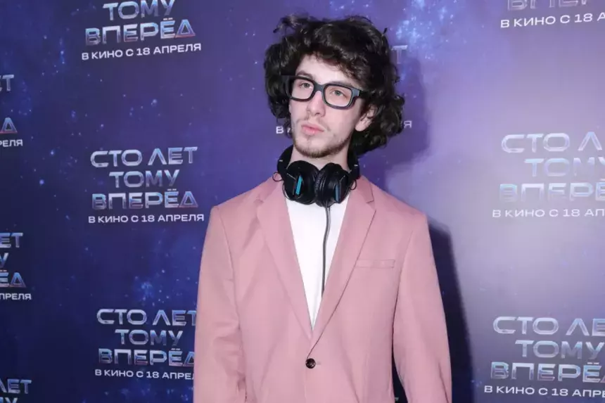 23-летний актер Марк Эйдельштейн подписал контракт с голливудским агентством WME