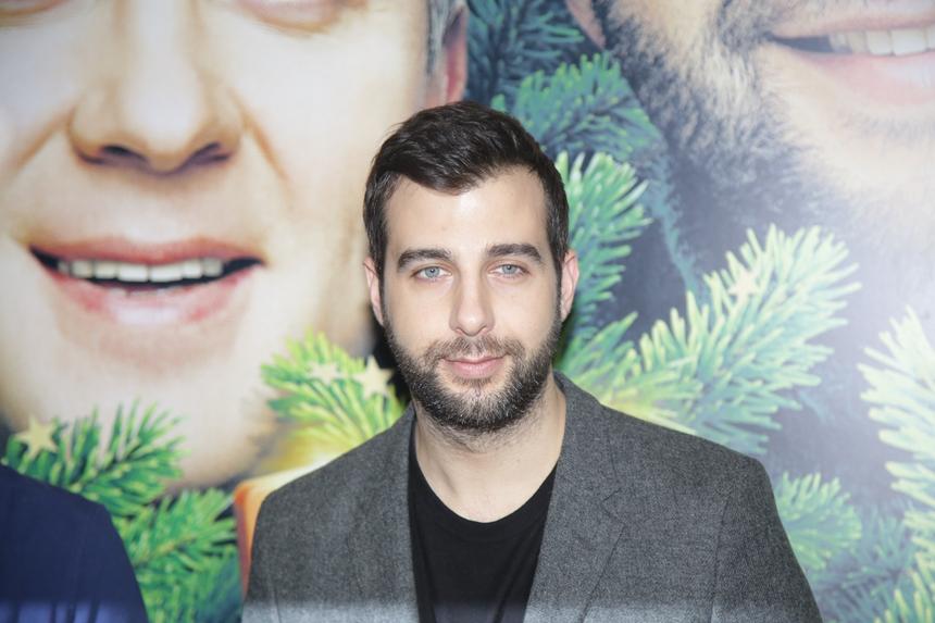 Телеведущий Иван Ургант закрыл свой бизнес во Франции после публикаций в СМИ