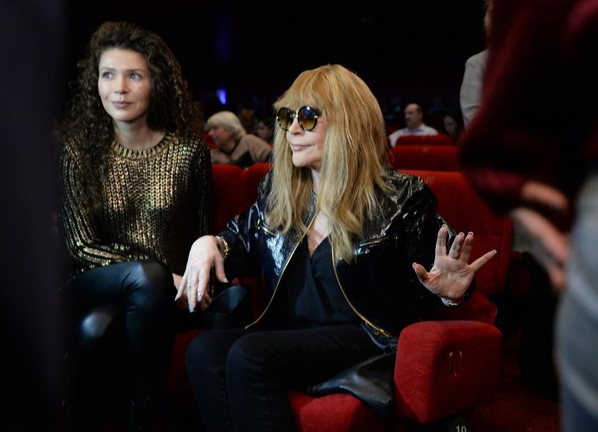 Алла Пугачева может на сутки прилететь в Москву на похороны Бедроса Киркорова