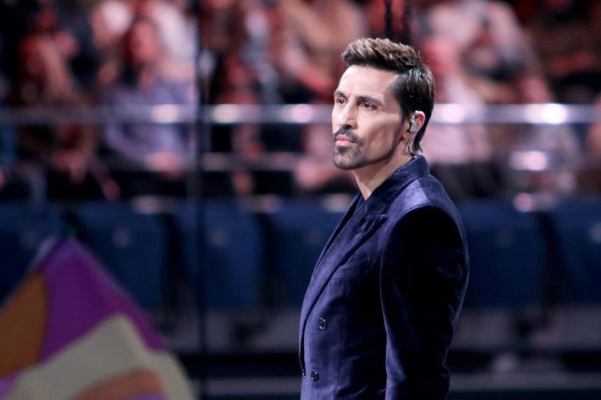 Дима Билан признался, что заработал первые деньги в Москве в пешеходном переходе