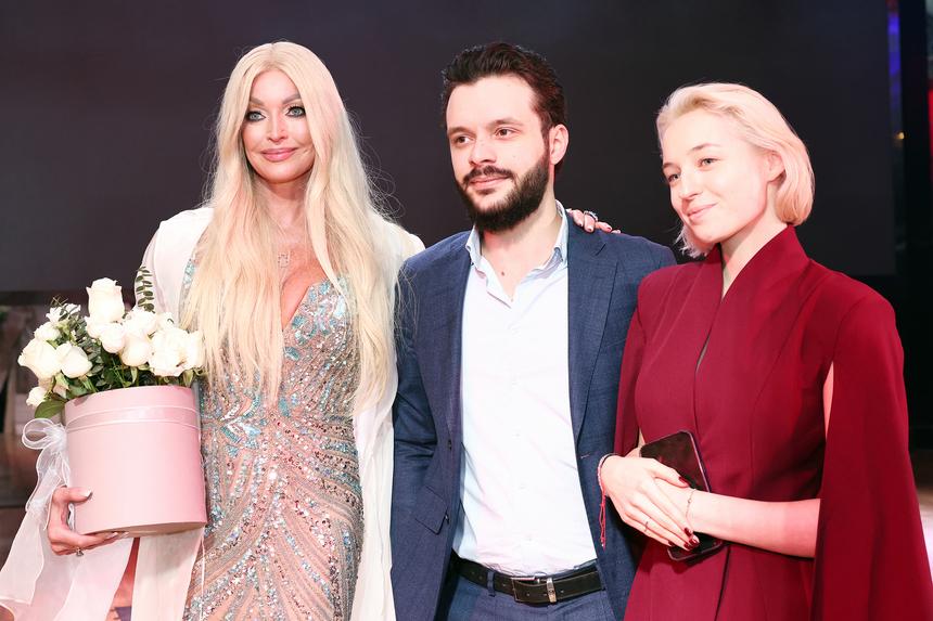 Мать Волочковой приняла жениха ее дочери и будет присутствовать на свадьбе