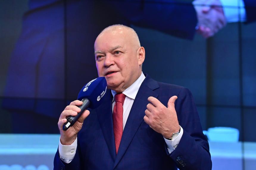 Телеведущий Дмитрий Киселев рассказал, что заболел пневмонией