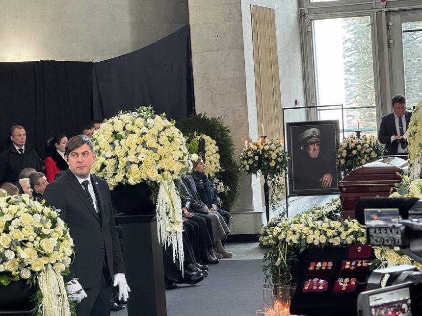 Филипп Киркоров рассказал про перстень, который отец передал ему перед смертью