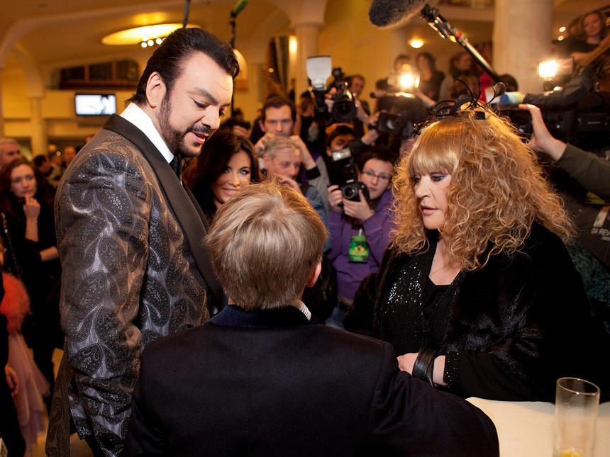 Алла Пугачева не прислала венок на могилу бывшего свекра Бедроса Киркорова