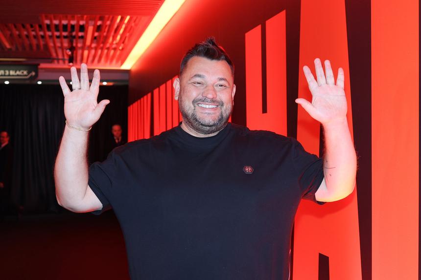 Певец Сергей Жуков подал заявку в Роспатент на регистрацию фразы «18 мне уже»