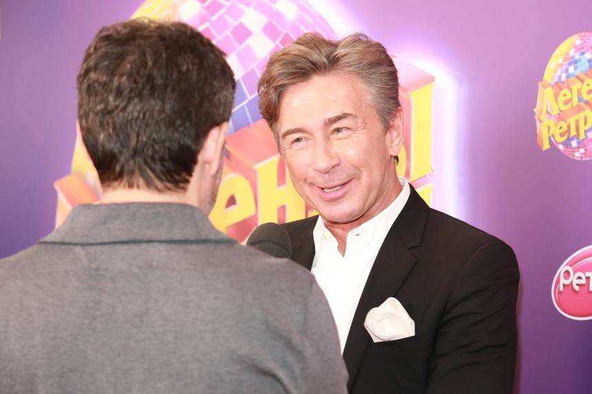 Певец Валерий Сюткин раскрыл, что спорт и концерты помогают ему сохранить форму