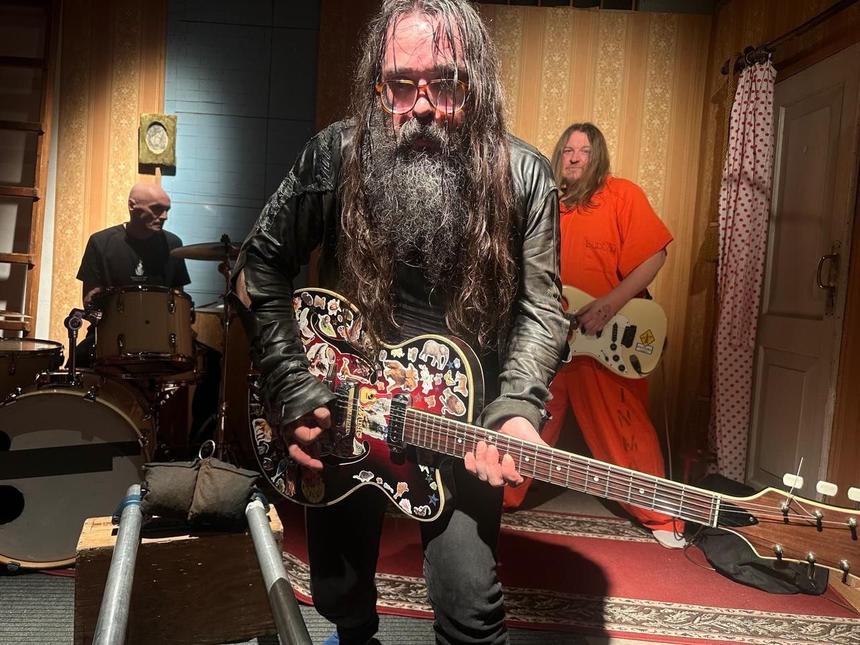 Режиссер «Брата 3» Переверзев признался, что никогда не стрижется и не бреется