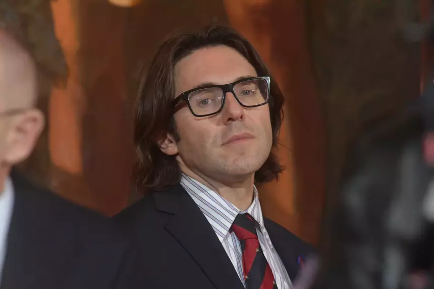 Малахов считает, что умершая Голубкина передала дочери Маше заботу о сестре