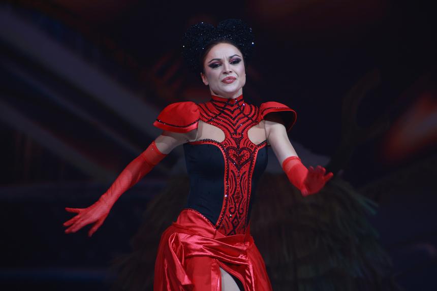 53-летняя фигуристка Маргарита Дробязко опубликовала фото с трехмесячной дочерью