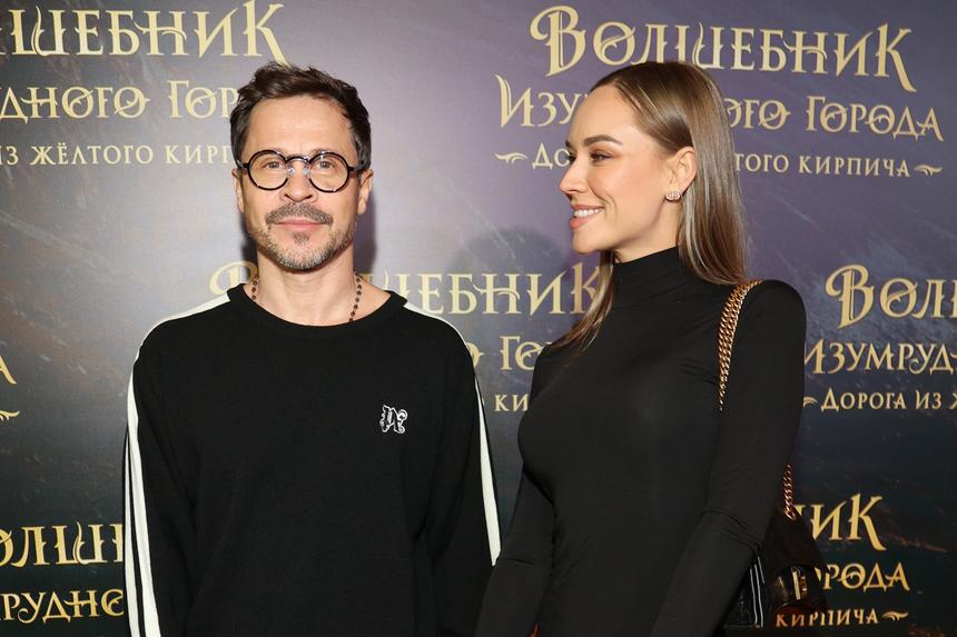 Хакеры взломали аккаунт Павла Деревянко и слили личное видео актера с Зоей Фуць