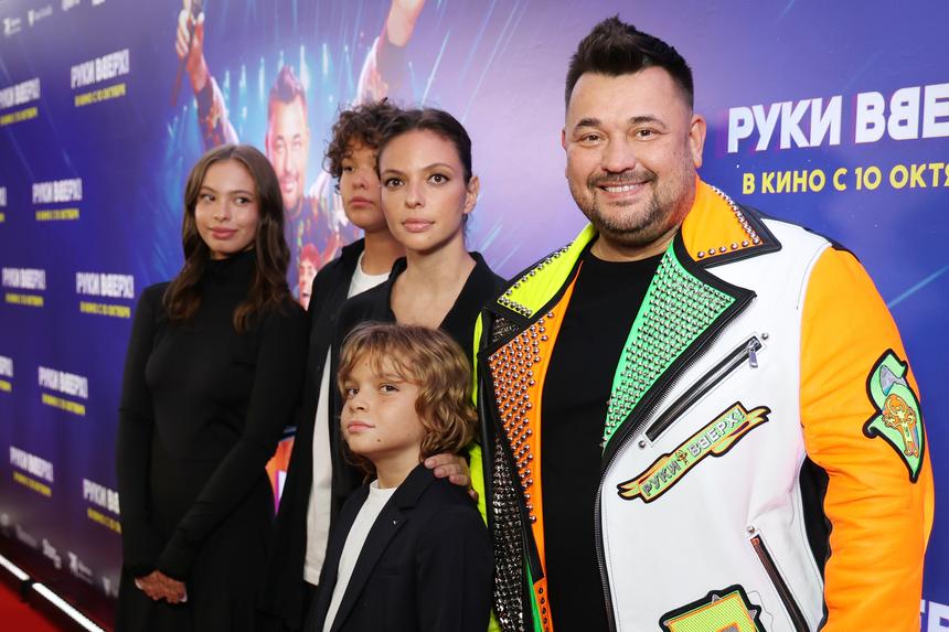 Солист «Руки Вверх!» Жуков рассказал, как популярность повлияла на его детей