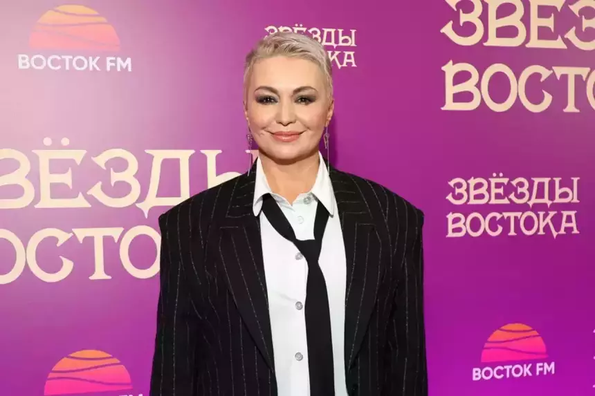 Катя Лель рассказала, что отказалась от приглашения в группу «Блестящие»
