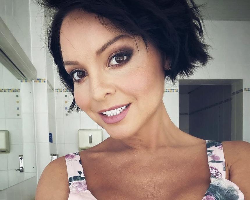 Тропикана-женщина: что известно о таинственной бэк-вокалистке Валерия Меладзе