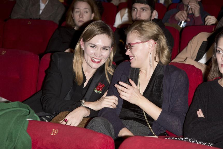 «В эмиграции надо ходить только в шикарном»: уехавшая в США Мария Машкова получила поддержку в России