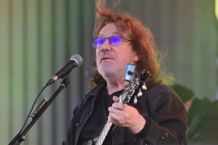 «Взрослый мужчина плакал»: Владимир Кузьмин находится в ужасном состоянии после смерти брата