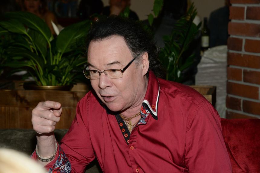 «Лера просто придушила Азизу»: Михаил Муромов высказался о скандале в финале шоу «Суперстар!»