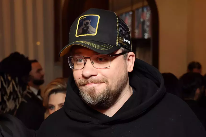 «Нет классического театрального образования»: Хазанов высказался о Харламове, который озвучил попугая Кешу