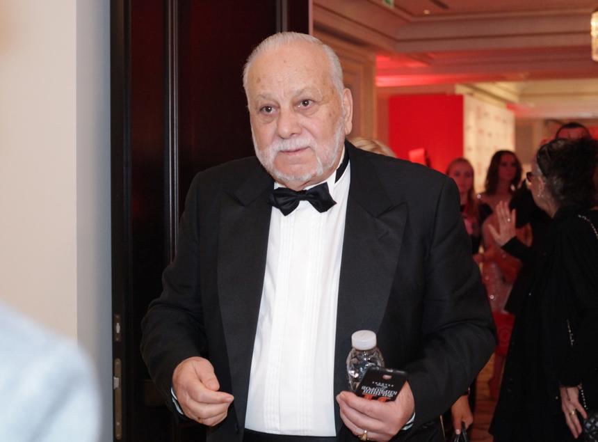 На надгробной табличке Бедроса Киркорова указали верную дату смерти