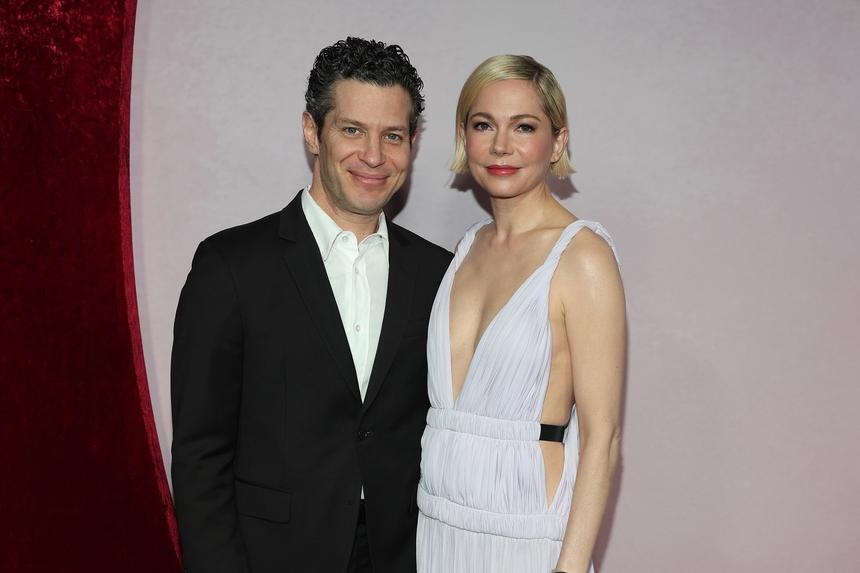 Помогла суррогатная мама: у 44-летней звезды «Венома» Мишель Уильямс родился четвертый ребенок