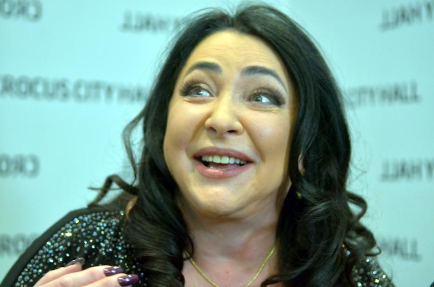 «Помогать ей вряд ли кто-то будет»: Лолиту высмеяли из-за ее жалоб на проблемы после отмены концертов