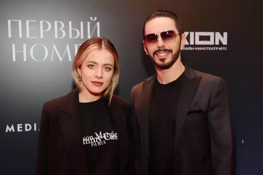 Беременна? Возлюбленная Тимура Родригеза показала округлившийся живот