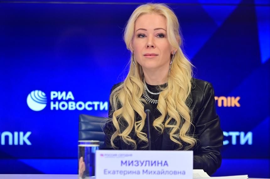 «Жесть»: треш-блогерша устроила скандал на рейсе с Екатериной Мизулиной