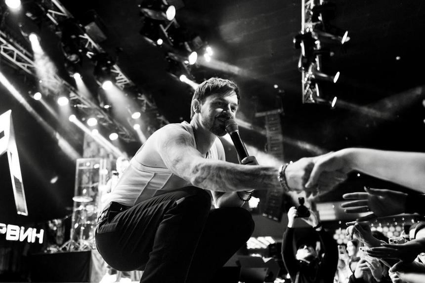 Певец Миша Марвин рассказал, как пережил приступ панической атаки на сцене