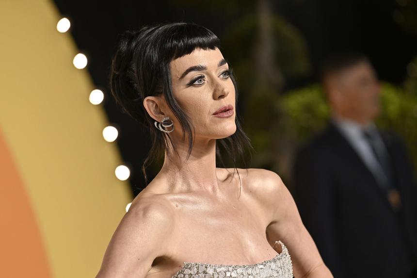 «Говорю себе, что смелая»: Кэти Перри рассказала, как готовится к полету в космос