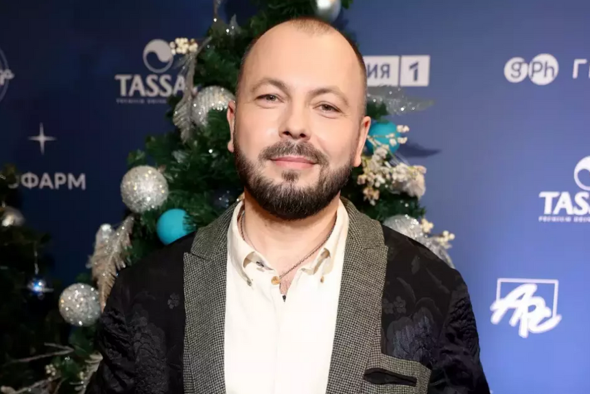 «Буду хранить как награду»: Ярослав Сумишевский рассказал о талисмане, подаренном Киркоровым