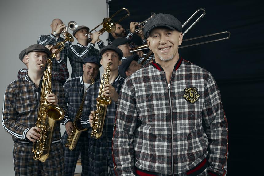 Исполнитель хита «Чёрный бумер» раскрыл свой райдер