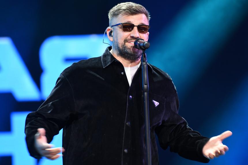 «Не наговаривайте на Васю»: певец Серега прокомментировал ссору с Бастой