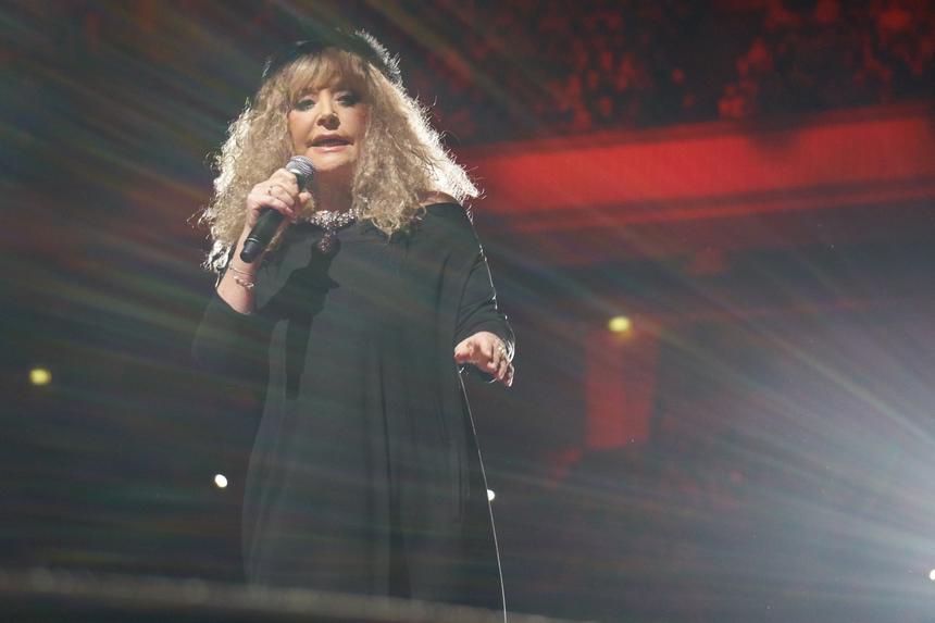 «Устроили караоке»: бывшая домработница Пугачевой раскрыла детали празднования 76-летия певицы в баре в Москве