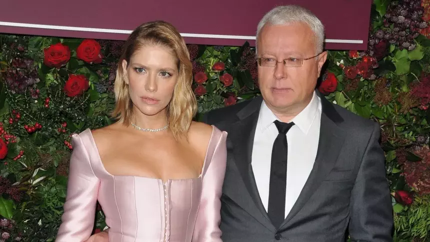 Моложе Перминовой на 9 лет: что известно о новой возлюбленной 65-летнего олигарха Лебедева