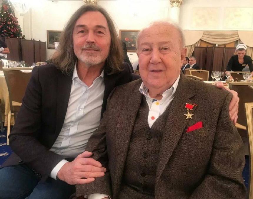 «Ушла эпоха»: Никас Сафронов отреагировал на смерть Зураба Церетели