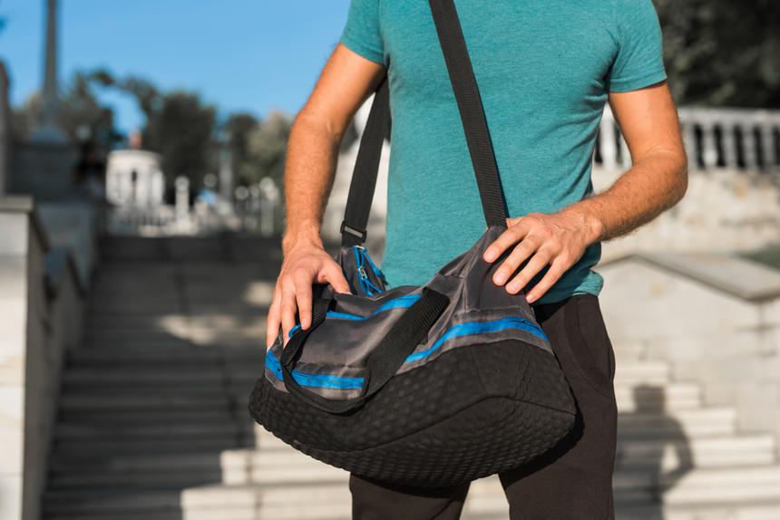 Муж убитой вместе с 6-летним сыном женщины в Свердловской области уходит на СВО