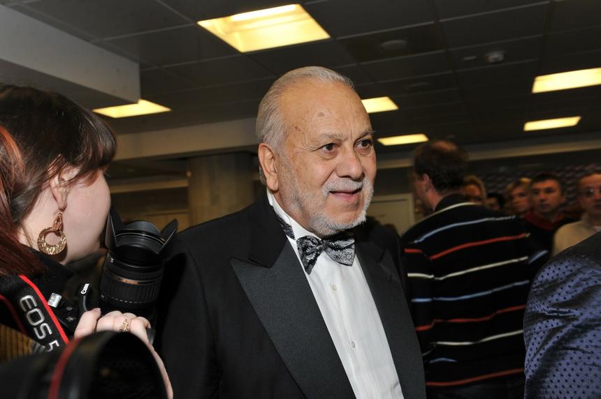 «Я долго думал»: Филипп Киркоров не отменил концерт на сороковой день после смерти отца