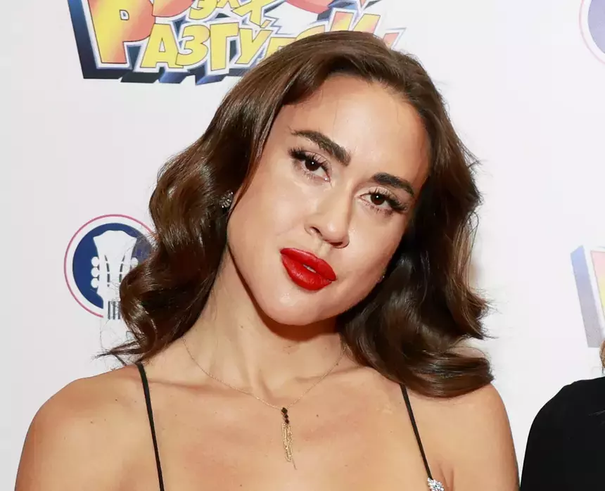 Дочь Любови Успенской пытается продать свои картины за 150 тысяч рублей