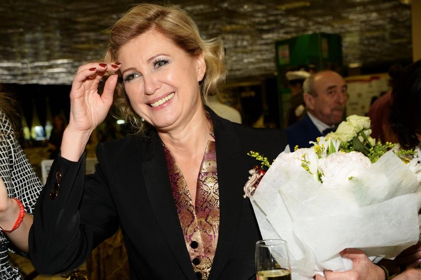 «Народ никогда не забудет гнилое нутро»: Вика Цыганова назвала «предателем» уехавшую из России Земфиру*