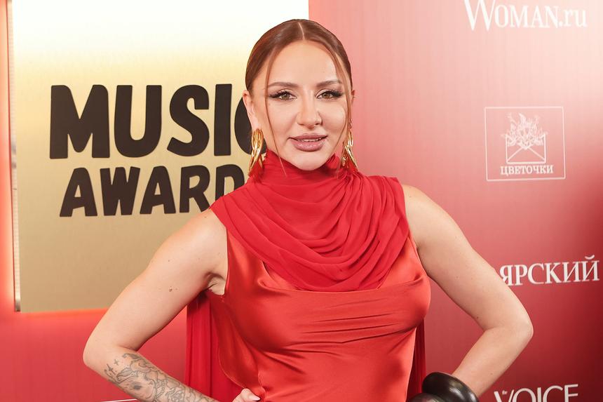 Продюсер раскрыл, сколько зарабатывает на корпоративах молчащая о СВО Анна Asti