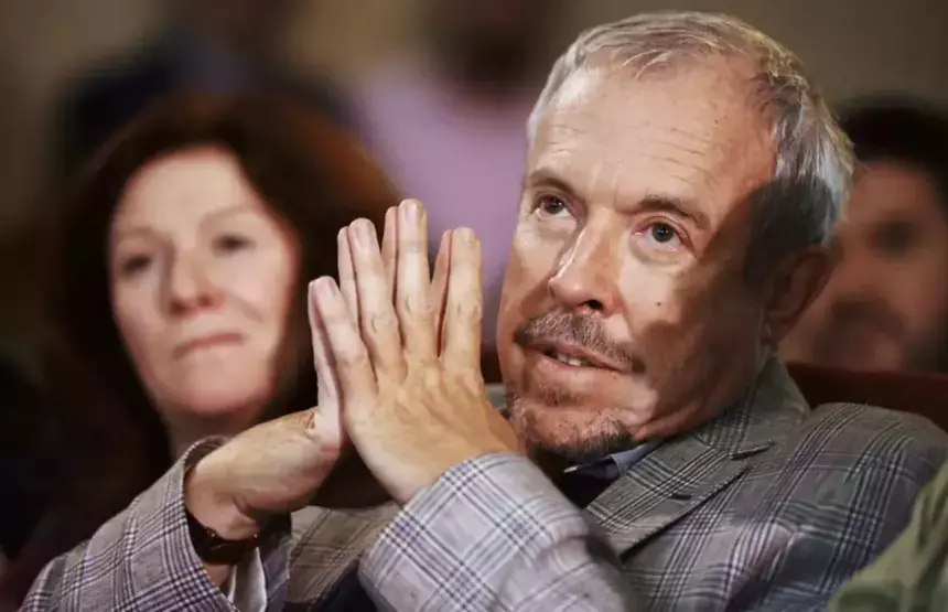 «Нигде нет такой общности»: уехавшие из РФ Макаревич* и его жена рассказали о жизни в Израиле