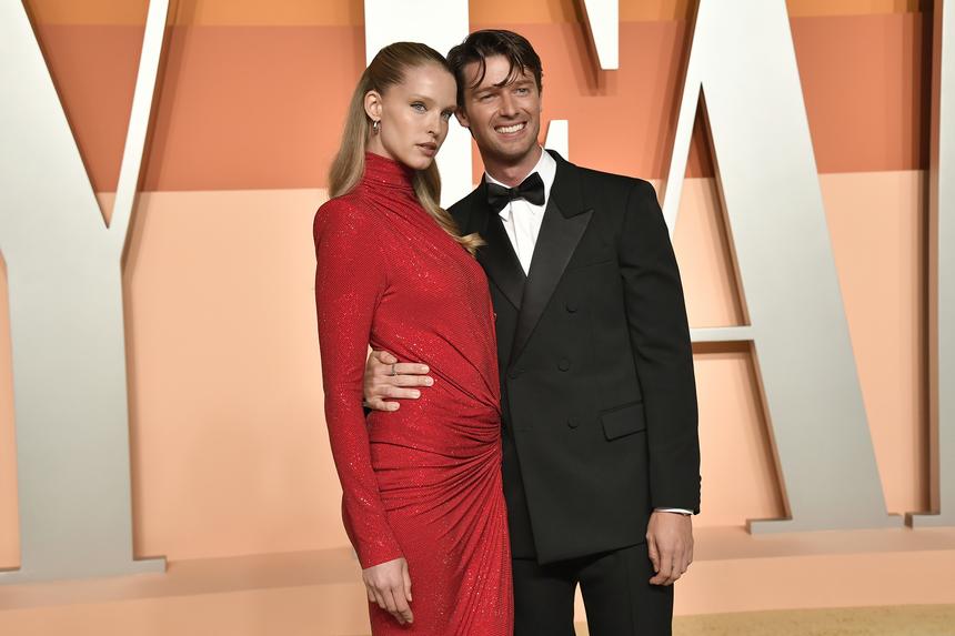 Невеста звезды «Белого лотоса» Патрика Шварценеггера готова расторгнуть помолвку