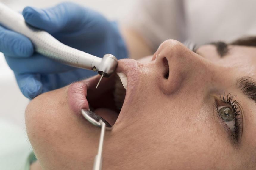 Раскрыт неожиданный источник головных болей и хруста в челюсти