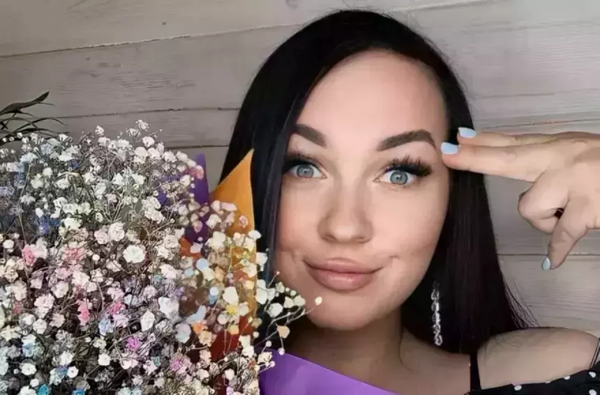 «Держите за нас кулачки!»: внучка Стриженова попала в реанимацию с новорожденной дочкой