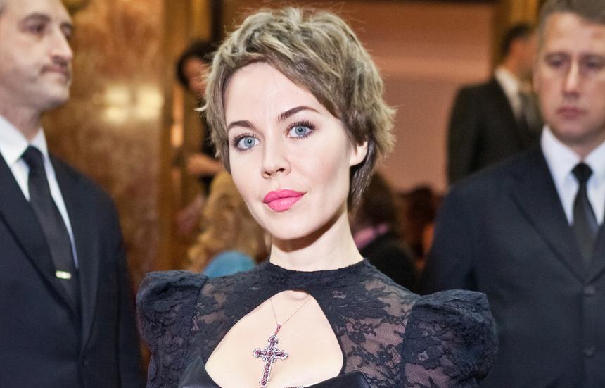 Сын дизайнера Ульяны Сергеенко Александр женится на 20-летней девушке Анисье