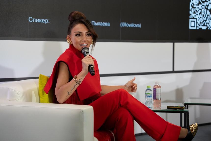 Телеведущая, эксперт моды Люси Пылаева